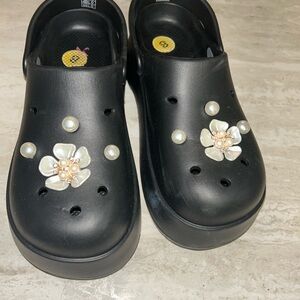 Black Clog Sandals with Pearl Flower Charms